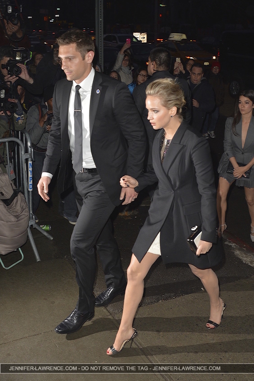 March_21_-_Arriving_at_the__serena__premiere_in_NY_282229.jpg