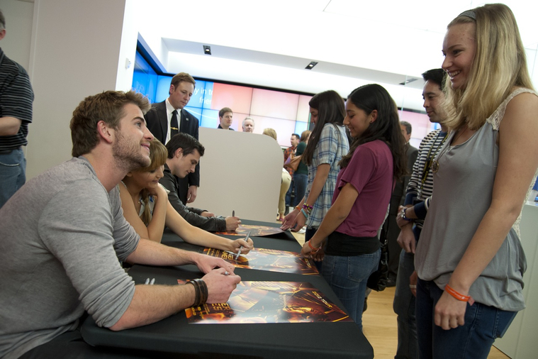 March_3_-_The_Hunger_Games_Mall_Tour_in_L_287729.jpg