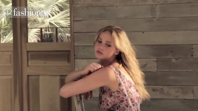 Marie_Claire_UK_28212429_5BBehind_the_Scenes5D.jpg