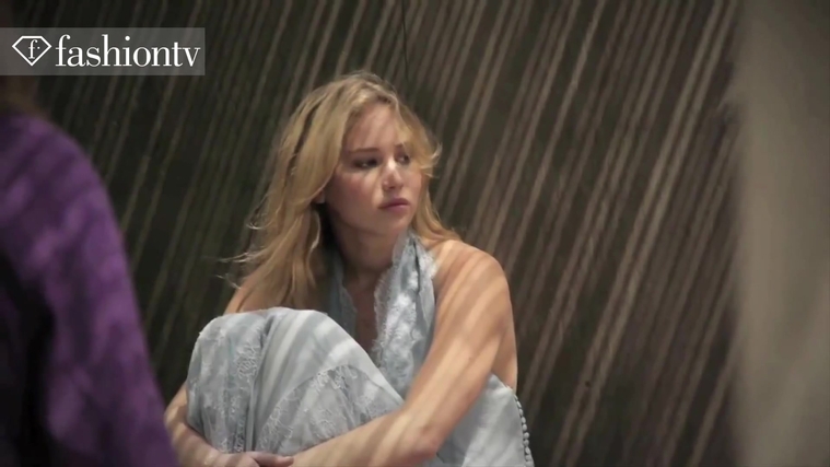 Marie_Claire_UK_28224129_5BBehind_the_Scenes5D.jpg