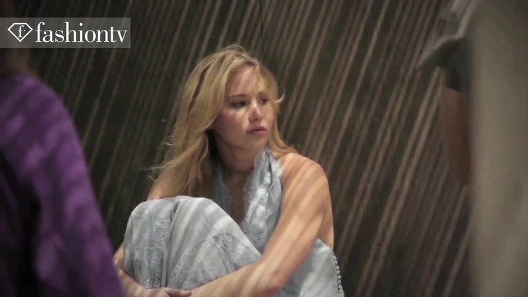 Marie_Claire_UK_28224529_5BBehind_the_Scenes5D.jpg