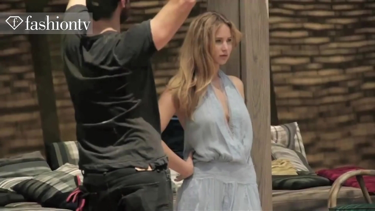 Marie_Claire_UK_28226829_5BBehind_the_Scenes5D.jpg