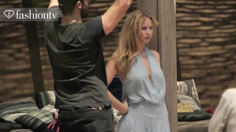 Marie_Claire_UK_28227629_5BBehind_the_Scenes5D.jpg