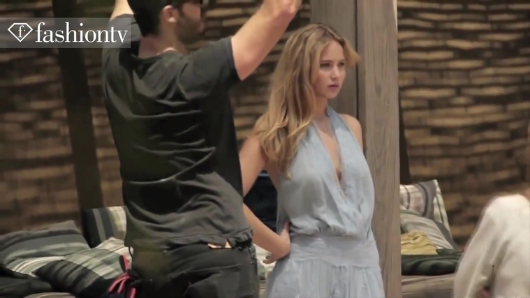 Marie_Claire_UK_28227829_5BBehind_the_Scenes5D.jpg
