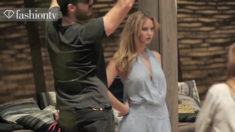 Marie_Claire_UK_28228029_5BBehind_the_Scenes5D.jpg