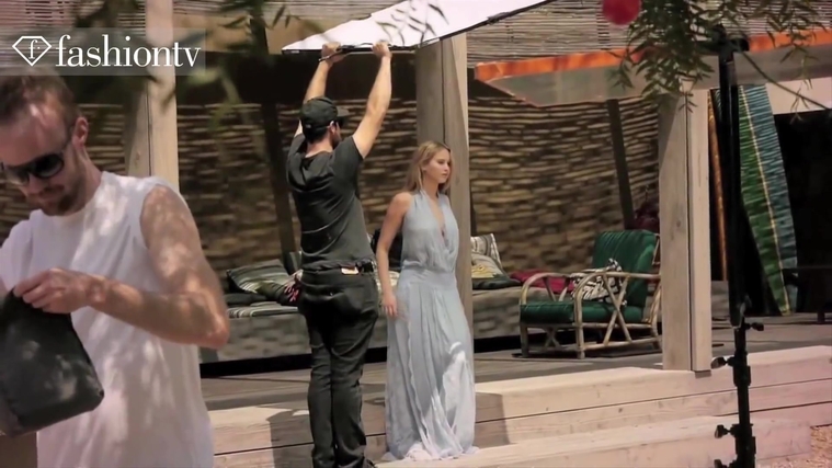 Marie_Claire_UK_28228729_5BBehind_the_Scenes5D.jpg