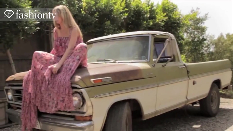 Marie_Claire_UK_28235829_5BBehind_the_Scenes5D.jpg