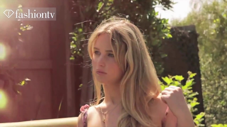 Marie_Claire_UK_28244529_5BBehind_the_Scenes5D.jpg