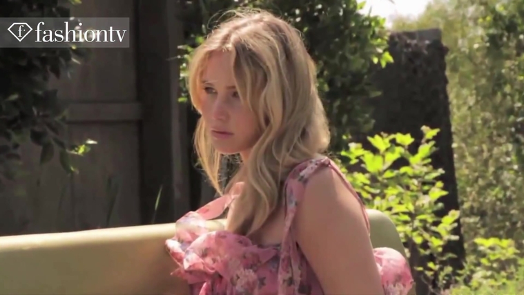 Marie_Claire_UK_28245329_5BBehind_the_Scenes5D.jpg