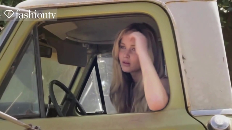 Marie_Claire_UK_28247529_5BBehind_the_Scenes5D.jpg