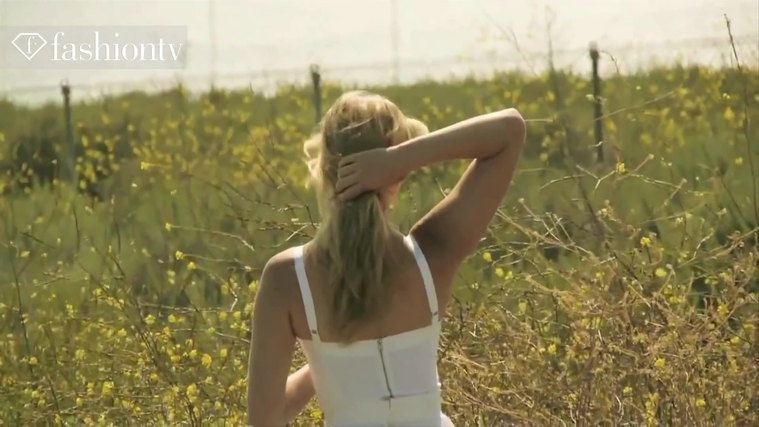 Marie_Claire_UK_28258529_5BBehind_the_Scenes5D.jpg