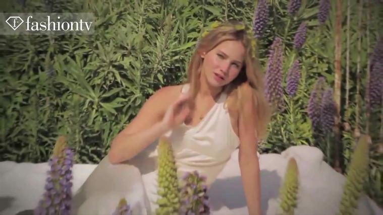 Marie_Claire_UK_28265829_5BBehind_the_Scenes5D.jpg