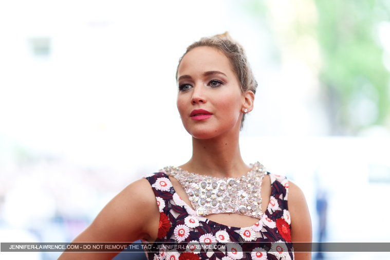 May_4_-_Met_Gala__China_Through_the_Looking_Glass__5BRed_Carpet5D_2816929.jpg