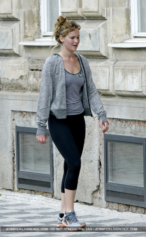 May_7_-_Jogging_around_Prague_with_her_boyfriend_Nicholas_Hoult_281029.jpg