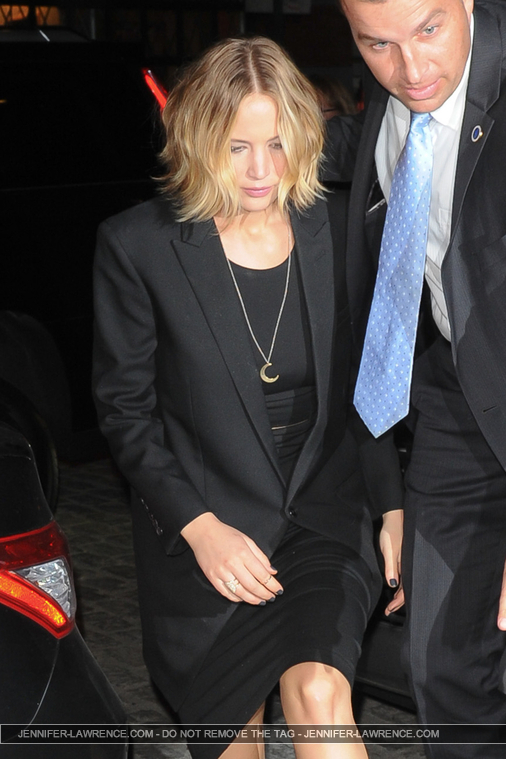 November_12_-_Arriving_at_her_hotel_in_New_York_28129.jpg