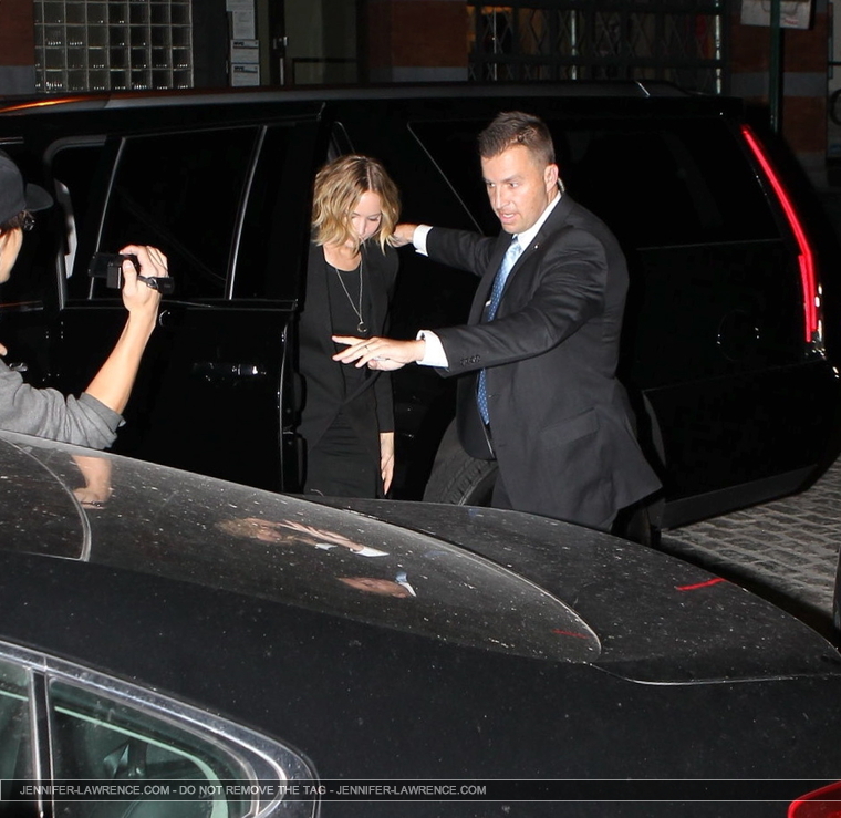 November_12_-_Leaving_The_Late_Show_with_David_Letterman_in_New_York_City_284329.jpg