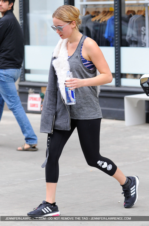 November_16_-_Leaving_Soul_Cycle_Gym_in_New_York_281529.jpg