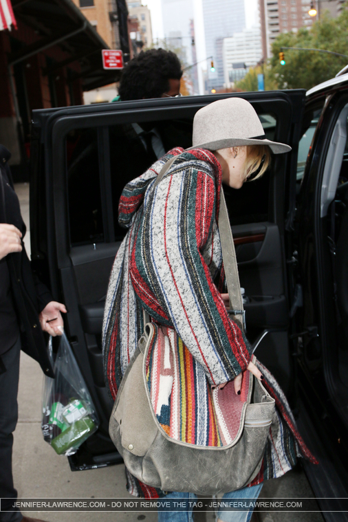 November_16_-_Leaving_her_hotel_in_New_York_288829.jpg