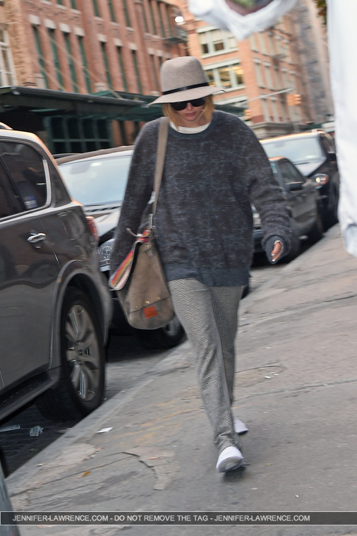November__11_-_Arriving_at_her_hotel_in_New_York_City_28629.jpg