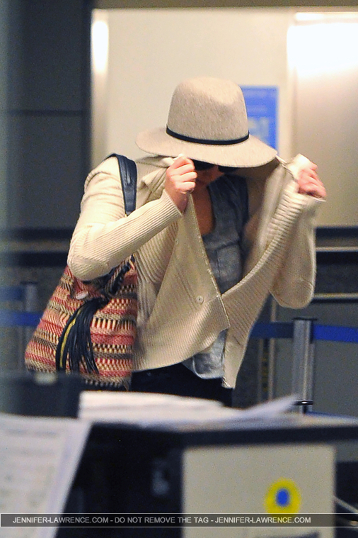 October_14_-_At_LAX_airport_in_Los_Angeles2C_CA_287929.jpg