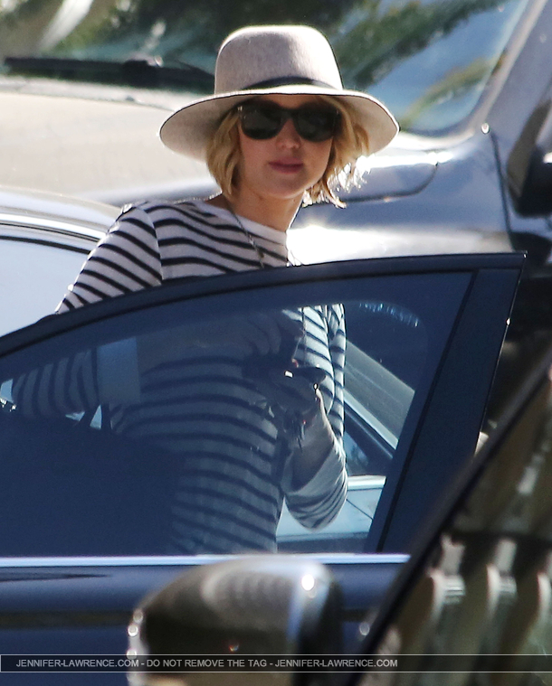 October_24_-_Leaving_a_meeting_in_LA_2810929.jpg