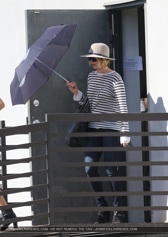 October_24_-_Leaving_a_meeting_in_LA_282029.jpg