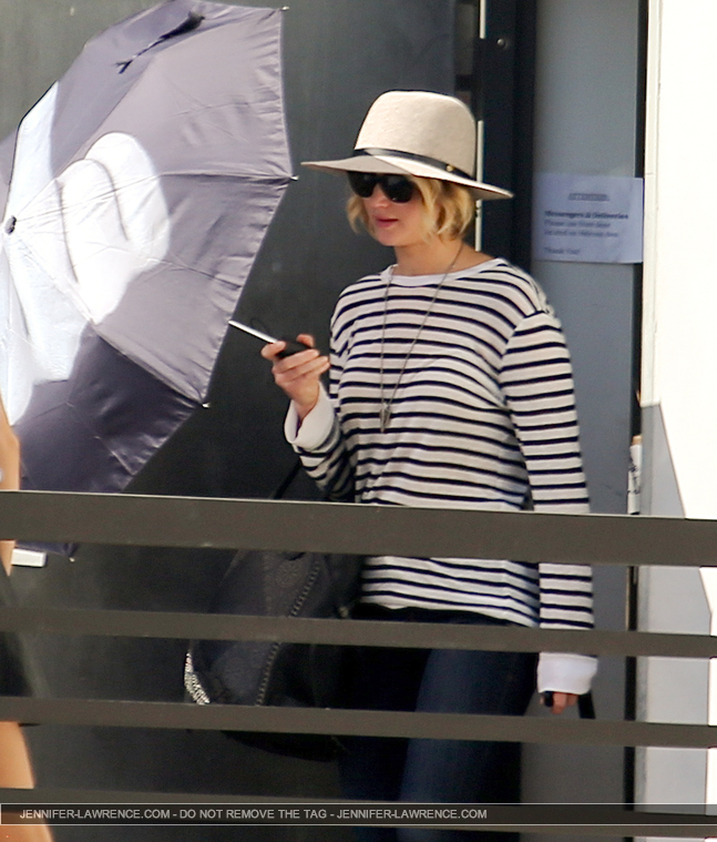 October_24_-_Leaving_a_meeting_in_LA_283829.jpg