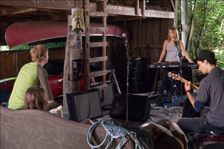 Production_Stills_28MQ29_282429~0.jpg