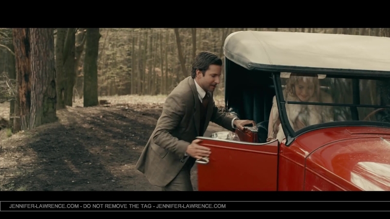 Serena_clip_-_Bradley_Cooper___Jennifer_Lawrence_050.jpg