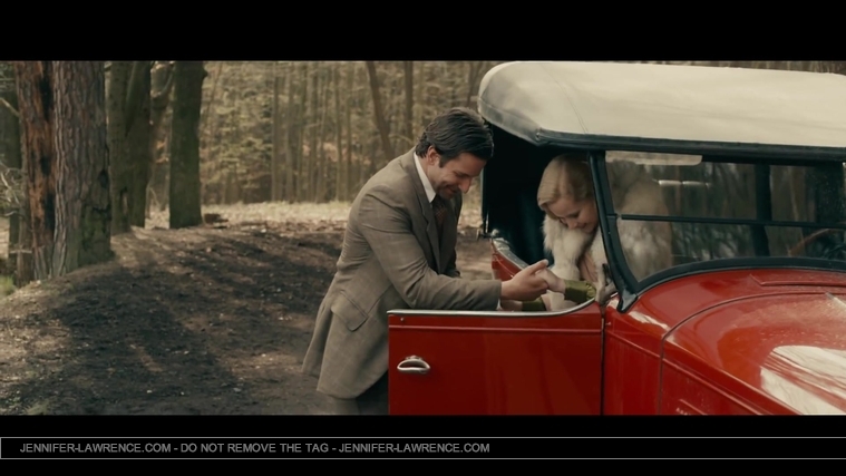Serena_clip_-_Bradley_Cooper___Jennifer_Lawrence_058.jpg