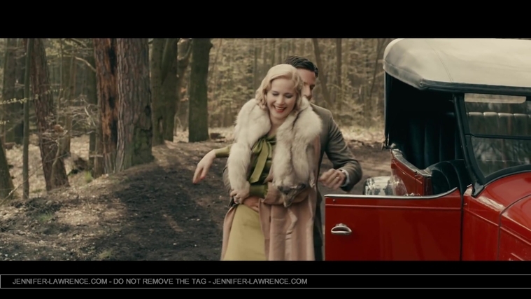 Serena_clip_-_Bradley_Cooper___Jennifer_Lawrence_072.jpg