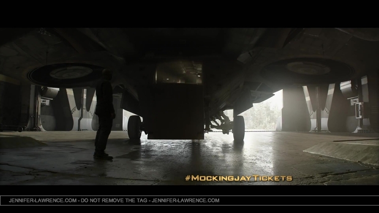 The_Hunger_Games__Mockingjay_Part_1_-_22Return_to_District_1222_043.jpg