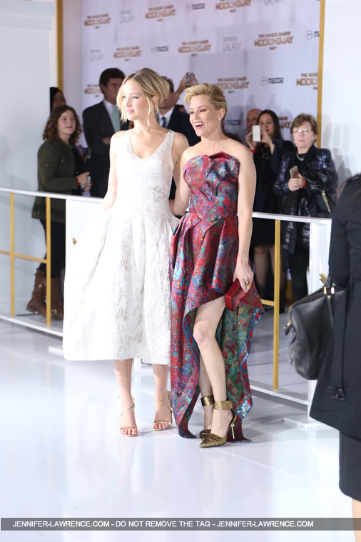 V_Nov17_-__Mockingjay_Part_1__Premiere_289129.jpg