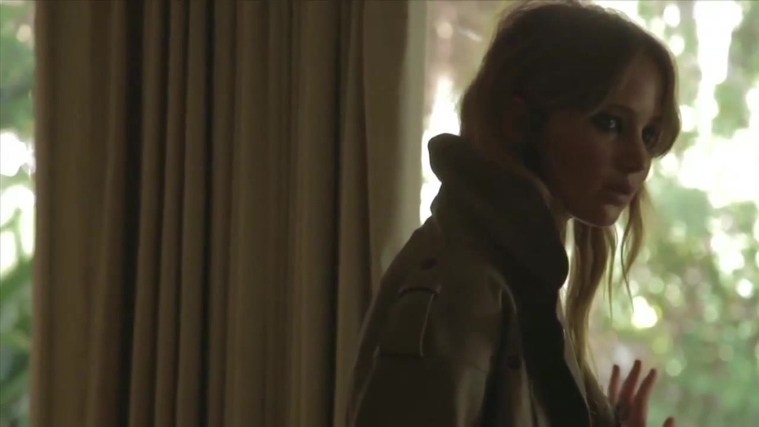 Vogue_Italia_28December_201229_5BBehind_the_Scenes5D_281429~0.jpg