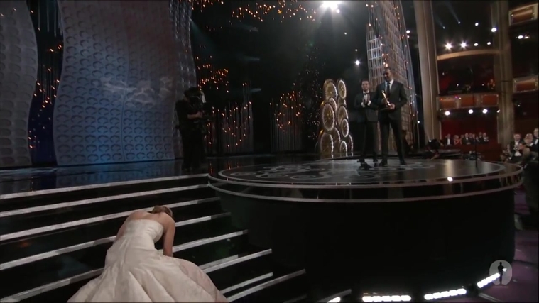 Winning_a_Oscar_for_Best_Actress_285429.jpg