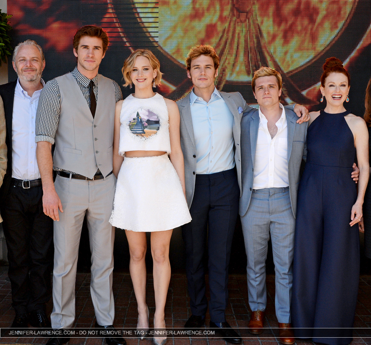 X_May_17_-__Mockingjay_Part_1__photocall_at_Cannes_in_France_282929.jpg