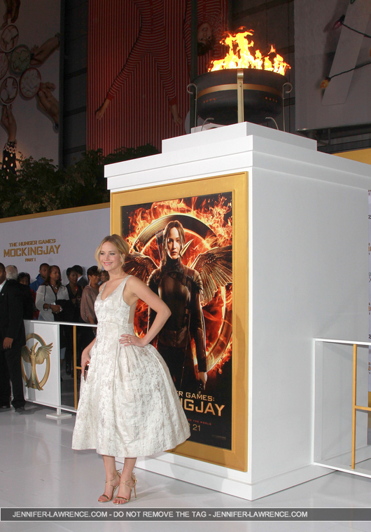 X_November_17_-__Mockingjay__Part_1__LA_Premiere_2812029.jpg