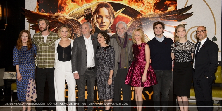 X_November_9_-_Attend_a_photocall_for___The_Hunger_Games_Mockingjay_Part_1___in_London_284229.jpg