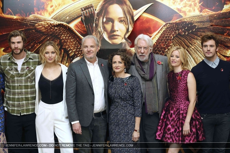 X_November_9_-_Attend_a_photocall_for___The_Hunger_Games_Mockingjay_Part_1___in_London_284629.JPG