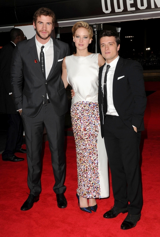 group_November_11_-_The_Hunger_Games_Catching_Fire_Premiere_in_London_28229.jpg
