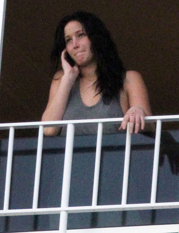 jlaw_candid_26feb2013hawaii_029.jpg
