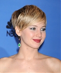 71st_Annual_Golden_Globe_Awards_press_room_2810329.jpg