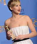 71st_Annual_Golden_Globe_Awards_press_room_2810529.jpg