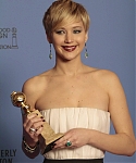 71st_Annual_Golden_Globe_Awards_press_room_2811629.jpg