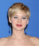 71st_Annual_Golden_Globe_Awards_press_room_2812129.jpg