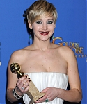 71st_Annual_Golden_Globe_Awards_press_room_2812829.jpg