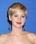 71st_Annual_Golden_Globe_Awards_press_room_2813029.jpg
