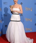 71st_Annual_Golden_Globe_Awards_press_room_289929.jpg