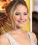 Aa_November_17_-__Mockingjay_Part_1__Premiere_in_Los_Angeles_28129.jpg