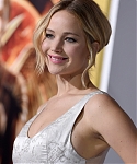 Aa_November_17_-__Mockingjay_Part_1__Premiere_in_Los_Angeles_2813829.jpg